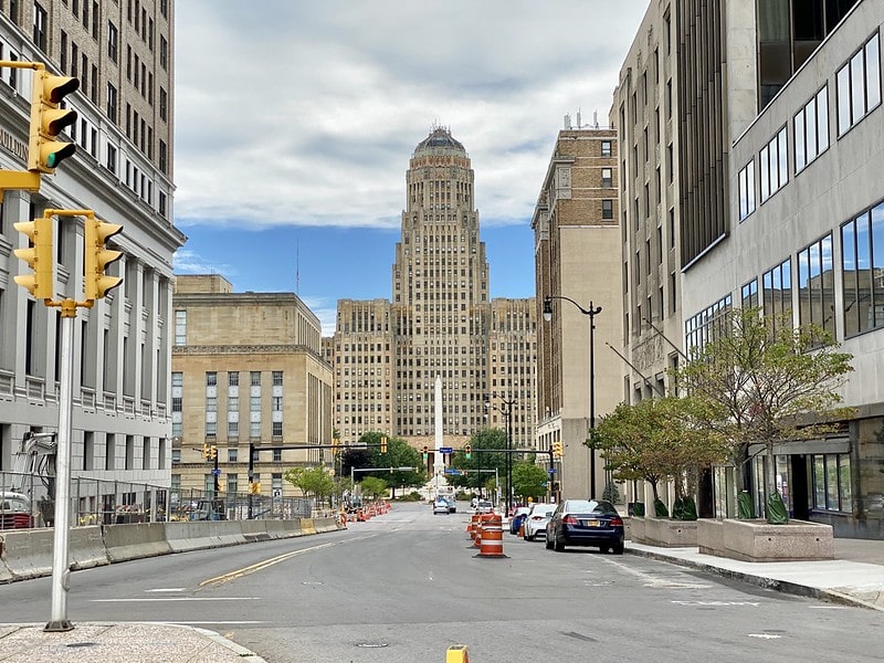 Photo of Buffalo's city hall taken in downtown.